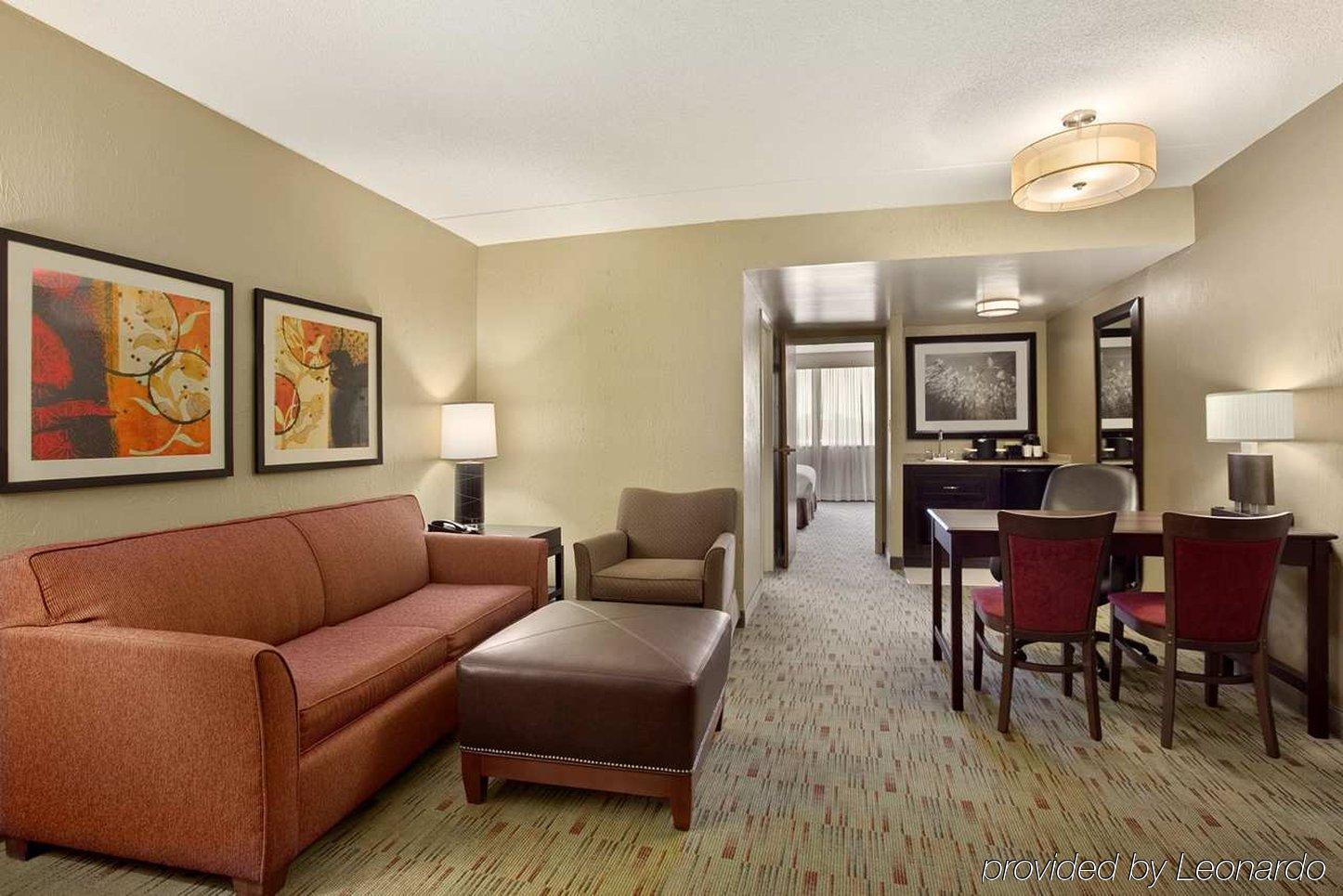 Embassy Suites By Hilton Columbus Room photo